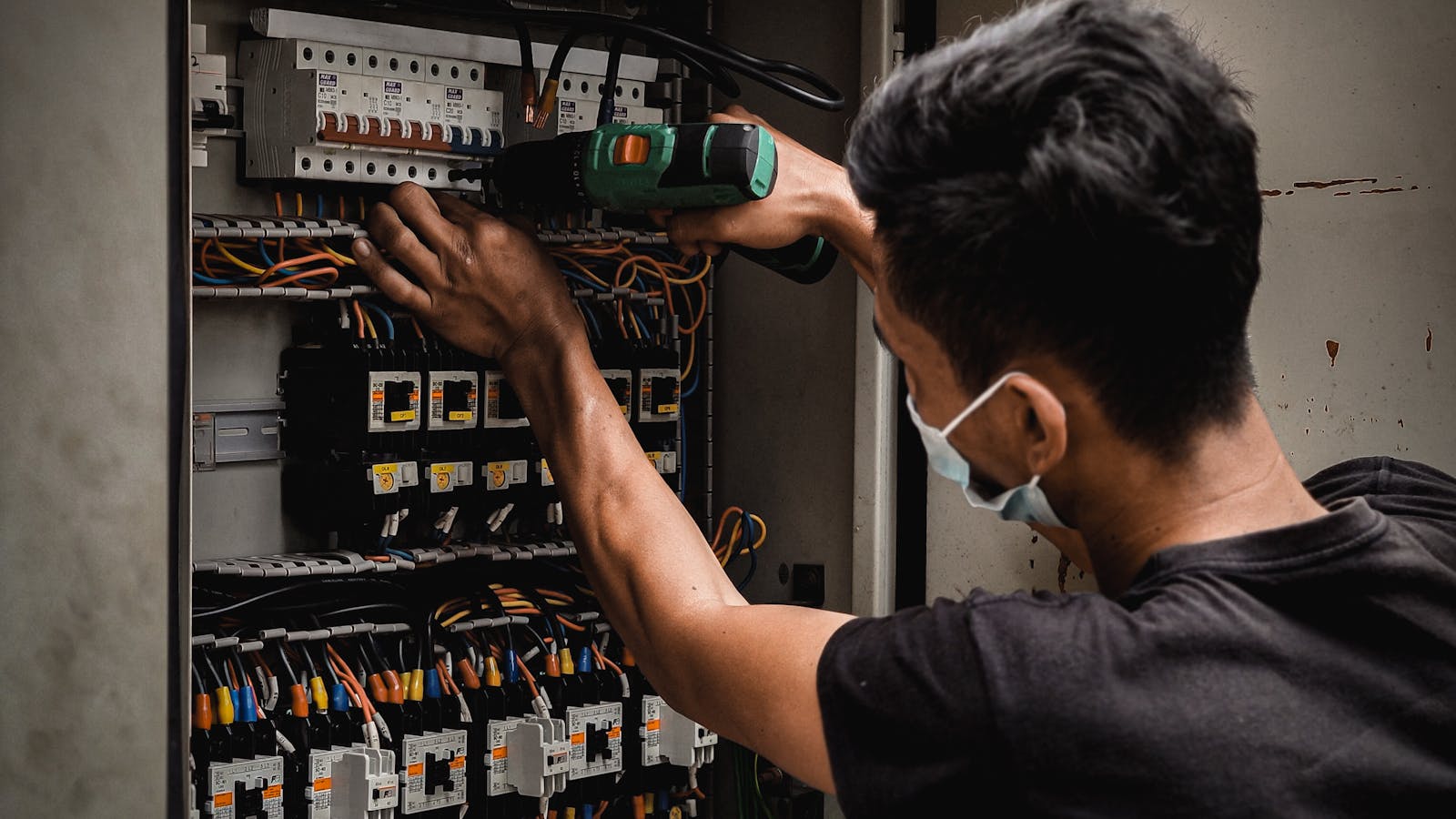Electrical Safety (CAN) online safety training