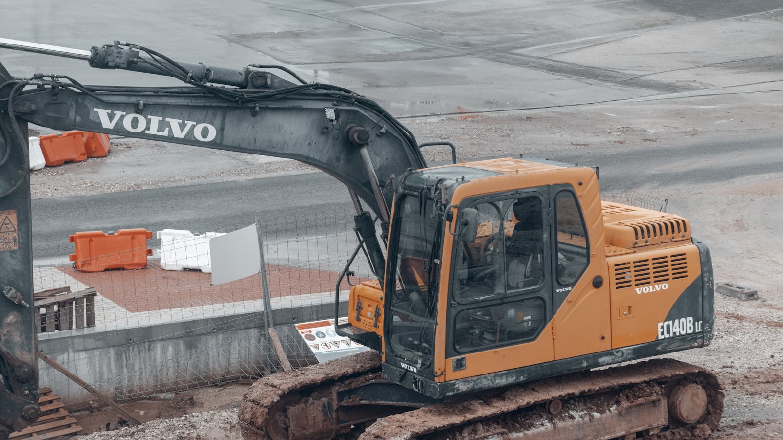 Excavator - Operator Safety (CAN) online safety training