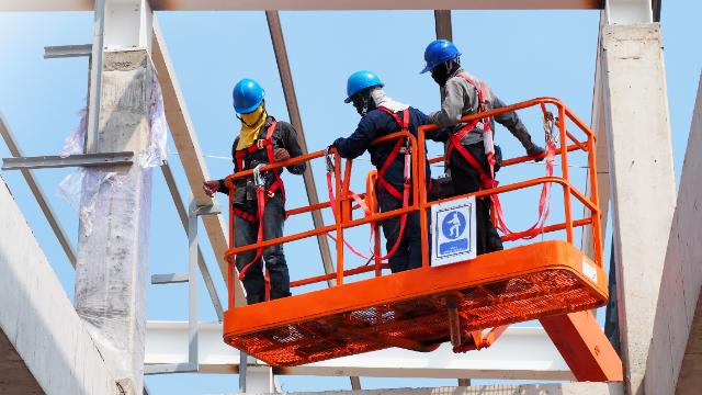 Aerial Lift Safety - MEWPs (OSHA) - Equipment Operators online training course for US (OSHA)