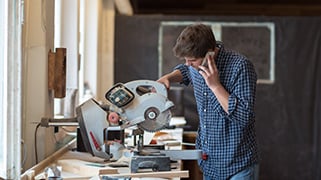 Distracted Driving, Walking, and Operating Machinery - Safety online training course