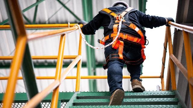 Fall Protection (Awareness) - Safety online training course
