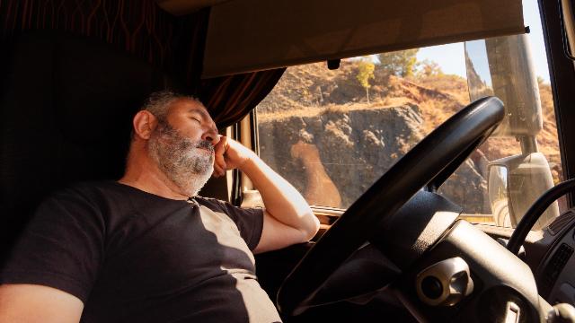 CMV Drivers - Fatigue and Its Effects - Drivers and Fleet online training course